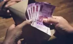 5 लाख रुपए की रिश्वत लेते पकड़ा गया एसीबी अधिकारी निकला फर्जी 5 लाख रुपए की रिश्वत लेते पकड़ा गया एसीबी अधिकारी निकला फर्जी