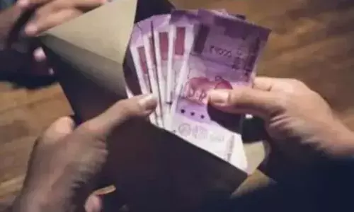 5 लाख रुपए की रिश्वत लेते पकड़ा गया एसीबी अधिकारी निकला फर्जी