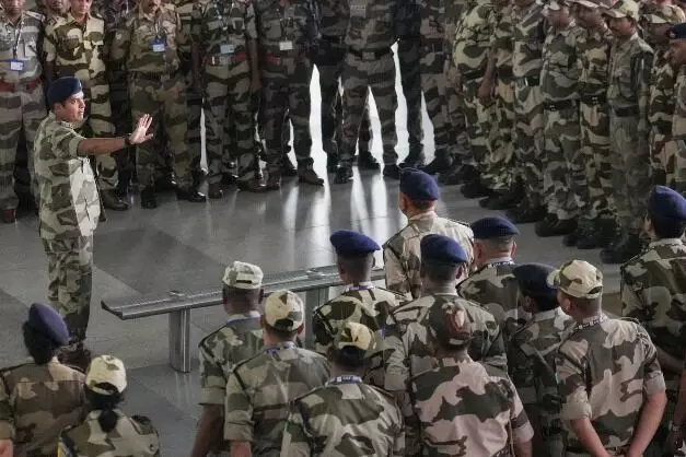 अंबाला और चंडीगढ़ में फिर बजे एयर रेड सायरन- कई अन्य शहरों में अलर्ट अंबाला और चंडीगढ़ में फिर बजे एयर रेड सायरन- कई अन्य शहरों में अलर्ट