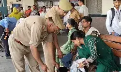 सुरक्षा के मददेनजर रेलवे स्टेशन पर पहुंची डॉग स्क्वायड- GRP RPF LIU... सुरक्षा के मददेनजर रेलवे स्टेशन पर पहुंची डॉग स्क्वायड- GRP RPF LIU...