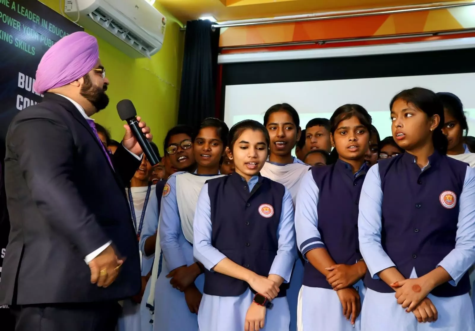 कॉलेज में ‘आत्मविश्वास निर्माण एवं कौशल वृद्धि’ विषय पर हुई कार्यशाला कॉलेज में ‘आत्मविश्वास निर्माण एवं कौशल वृद्धि’ विषय पर हुई कार्यशाला