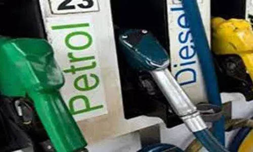 पेट्रोल, डीजल की कीमतों में बदलाव- जानिए क्या हैं आज के रेट