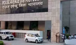 चुनाव आयोग दफ्तर के बाहर प्रदर्शन मामले में TMC नेता कोर्ट में हुए पेश चुनाव आयोग दफ्तर के बाहर प्रदर्शन मामले में TMC नेता कोर्ट में हुए पेश