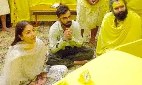 संन्यास के बाद खाली हुए विराट प्रेमानंद महाराज से मिलने पहुंचे
