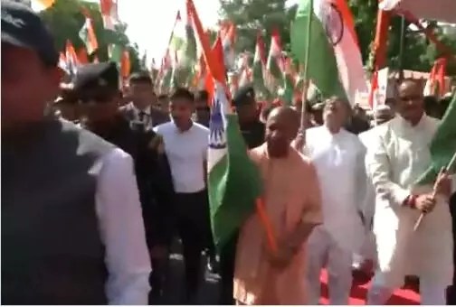 बोले योगी-देश की आन, बान, शान की रक्षा को प्रतिबद्ध है हमारी सरकार बोले योगी-देश की आन, बान, शान की रक्षा को प्रतिबद्ध है हमारी सरकार