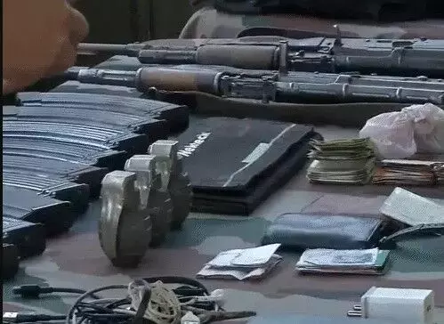 शोपियां में 3 आतंकियों को ठिकाने लगाने के बाद अब सेना की एक और बड़ी चोट शोपियां में 3 आतंकियों को ठिकाने लगाने के बाद अब सेना की एक और बड़ी चोट