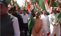 बोले योगी-देश की आन, बान, शान की रक्षा को प्रतिबद्ध है हमारी सरकार बोले योगी-देश की आन, बान, शान की रक्षा को प्रतिबद्ध है हमारी सरकार