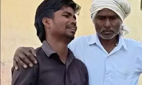 बेटों के सामने पिता को खा गया टाइगर- झपट्टा मारकर किसान को..