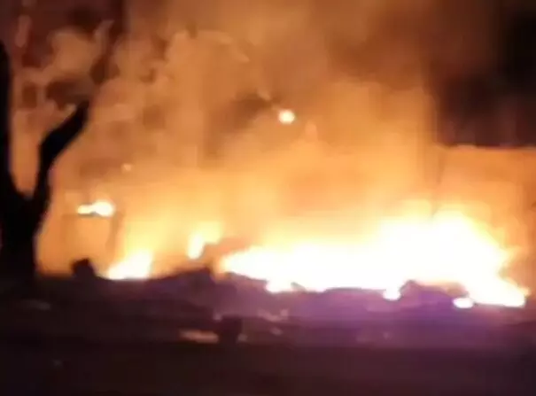 ट्रांसफार्मर से निकली चिंगारी बनी शोला- 6 से ज्यादा दुकान जली