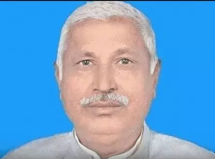 बुर्का पहनकर बदमाश का कोर्ट में सरेंडर- दरोगा व दो सिपाही सस्पेंड बुर्का पहनकर बदमाश का कोर्ट में सरेंडर- दरोगा व दो सिपाही सस्पेंड