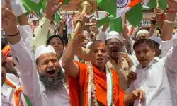 तिरंगा यात्रा में बड़ी संख्या में शामिल हुए मुस्लिम समाज के लोग