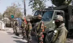 बॉर्डर पर घमासान- 10 उग्रवादी किए ढेर- सर्च ऑपरेशन जारी बॉर्डर पर घमासान- 10 उग्रवादी किए ढेर- सर्च ऑपरेशन जारी