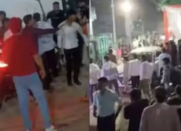 कूलर की हवा ने जयमाला के दौरान घरातियों बारातियों में करा दिया खूनी... कूलर की हवा ने जयमाला के दौरान घरातियों बारातियों में करा दिया खूनी...