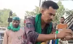 टोल वसूली को लेकर टोल प्लाजा पर हंगामा- पैसे वापस कर छुड़ाया पीछा टोल वसूली को लेकर टोल प्लाजा पर हंगामा- पैसे वापस कर छुड़ाया पीछा