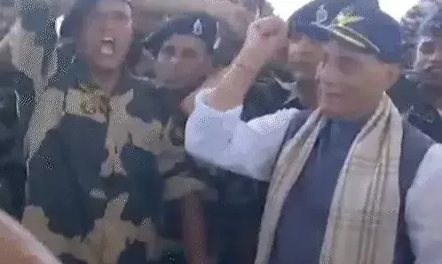 रक्षामंत्री का एयरफोर्स स्टेशन दौरा- बोले अभी खत्म नहीं हुआ ऑपरेशन...