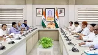 बोले CM योगी- श्रमिकों को मिले सम्मानजनक मानदेय एवं बीमा सुरक्षा कवच बोले CM योगी- श्रमिकों को मिले सम्मानजनक मानदेय एवं बीमा सुरक्षा कवच