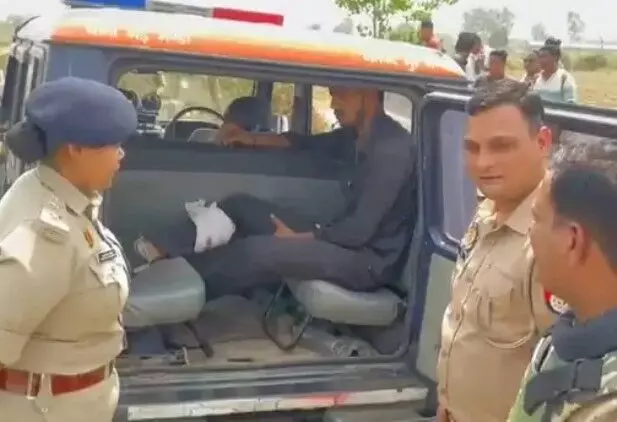 A टू Z रोड पर मुठभेड़- युवक को गोली मारने वाला मुख्य आरोपी गिरफ्तार A टू Z रोड पर मुठभेड़- युवक को गोली मारने वाला मुख्य आरोपी गिरफ्तार