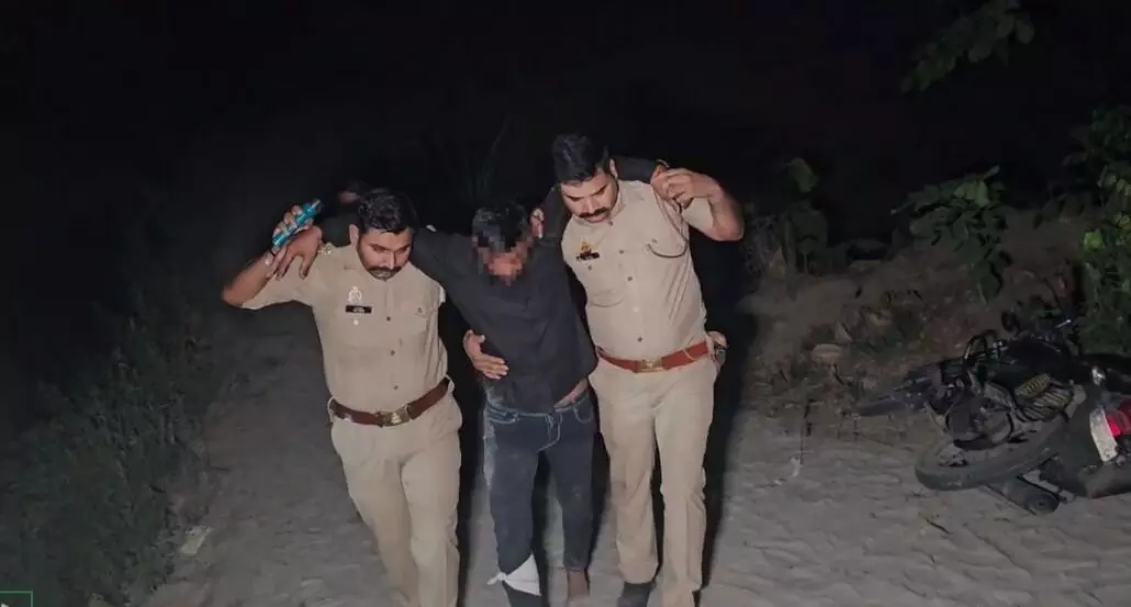 नहर पटरी पर पुलिस की डकैतों से मुठभेड़- 2 बदमाशों के पैरों में लगी गोली नहर पटरी पर पुलिस की डकैतों से मुठभेड़- 2 बदमाशों के पैरों में लगी गोली
