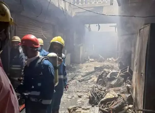 बिल्डिंग में लगी आग में चली गई 17 लोगों की जान- मरने वालों में.... बिल्डिंग में लगी आग में चली गई 17 लोगों की जान- मरने वालों में....