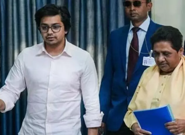 भतीजे को फिर दी बड़ी जिम्मेदारी- मायावती ने आकाश को बनाया..... भतीजे को फिर दी बड़ी जिम्मेदारी- मायावती ने आकाश को बनाया.....