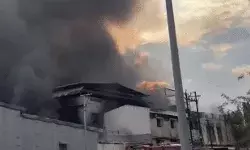 फैक्ट्री में लगी आग- 6 महीने के बच्चे समेत 5 लोग फंसे- रेस्क्यू....