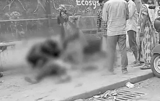 आपसी विवाद में बहा खून- धारदार हथियारों से हमला- तीन की मौत आपसी विवाद में बहा खून- धारदार हथियारों से हमला- तीन की मौत