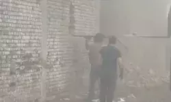 टायर फैक्ट्री में आग- दीवार तोड़कर अंदर घुसे फायरकर्मी- रेस्क्यू जारी