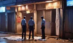 भरे बाजार कारोबारी भाईयों को गोली मारकर लूट- दो बदमाशों को भीड़ ने.. भरे बाजार कारोबारी भाईयों को गोली मारकर लूट- दो बदमाशों को भीड़ ने..