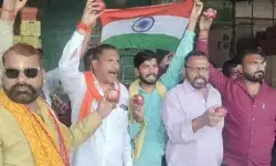 तुर्किये के सेब को लेकर उबाल- फल मंडी में हंगामा- किया प्रदर्शन तुर्किये के सेब को लेकर उबाल- फल मंडी में हंगामा- किया प्रदर्शन