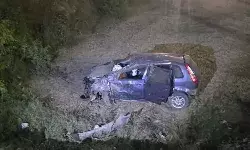 हाईवे पर बेकाबू कार गड्ढे में गिरी- मां बेटे की मौत- तीन गंभीर हाईवे पर बेकाबू कार गड्ढे में गिरी- मां बेटे की मौत- तीन गंभीर