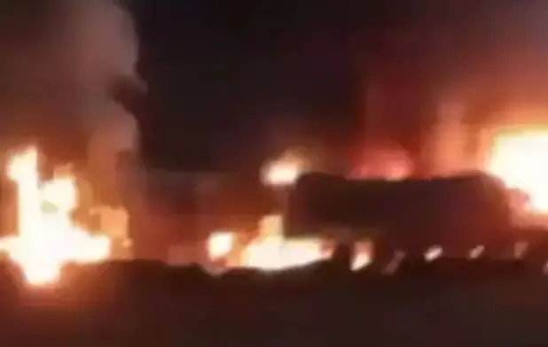 सीमेंट ट्रक के साथ भिड़ंत में पिकअप के उड़े परखच्चे- एक की मौत- भीड.. सीमेंट ट्रक के साथ भिड़ंत में पिकअप के उड़े परखच्चे- एक की मौत- भीड..