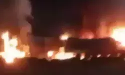 सीमेंट ट्रक के साथ भिड़ंत में पिकअप के उड़े परखच्चे- एक की मौत- भीड..