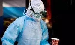 फिर पैर पसार रहे कोरोना संक्रमण से चिंतित डॉक्टरों की बैठक फिर पैर पसार रहे कोरोना संक्रमण से चिंतित डॉक्टरों की बैठक