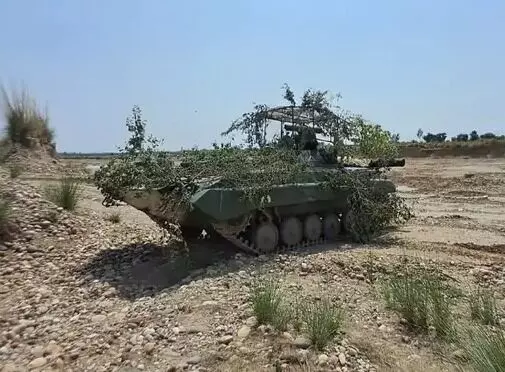 ऑपरेशन सिंदूर-जम्मू कश्मीर में तैनात किए T 72 टैंक- मिसाइल मारक क्षमता ऑपरेशन सिंदूर-जम्मू कश्मीर में तैनात किए T 72 टैंक- मिसाइल मारक क्षमता