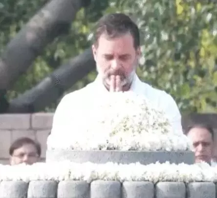 पुण्यतिथि पर राहुल मोदी और खड़गे ने दी राजीव गांधी को श्रद्धांजलि पुण्यतिथि पर राहुल मोदी और खड़गे ने दी राजीव गांधी को श्रद्धांजलि