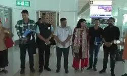 ऑपरेशन सिंदूर- सांसदों का पहला डेलीगेशन विदेश के लिए हुआ रवाना ऑपरेशन सिंदूर- सांसदों का पहला डेलीगेशन विदेश के लिए हुआ रवाना