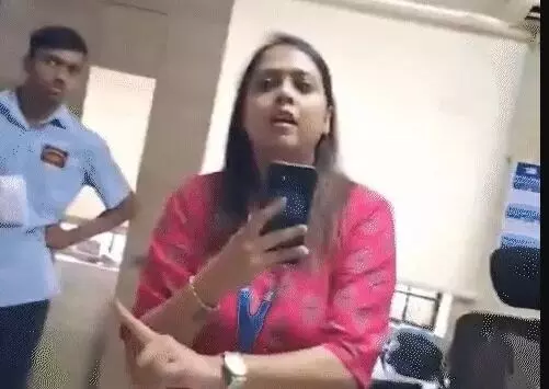 कन्नड़ नहीं बोलने पर ग्राहक से बहस- SBI मैनेजर का ट्रांसफर- बोले CM... कन्नड़ नहीं बोलने पर ग्राहक से बहस- SBI मैनेजर का ट्रांसफर- बोले CM...