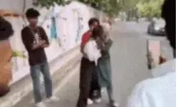 वायरल से पहले ही लाईव- बॉयफ्रेंड संग REEL के लिए लड़कियों में फाइट.... वायरल से पहले ही लाईव- बॉयफ्रेंड संग REEL के लिए लड़कियों में फाइट....