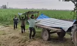 बैंक्विट हॉल पर गिरी आकाशीय बिजली ने उडाई दीवारें एवं छत बैंक्विट हॉल पर गिरी आकाशीय बिजली ने उडाई दीवारें एवं छत