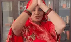 PM मोदी पर आपत्तिजनक टिप्पणी- नेहा सिंह राठौड़ पर एक और मुकदमा