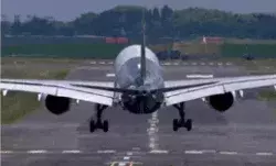 बेंगलुरु दिल्ली फ्लाइट की इमरजेंसी लैंडिंग- सभी यात्री सुरक्षित बेंगलुरु दिल्ली फ्लाइट की इमरजेंसी लैंडिंग- सभी यात्री सुरक्षित