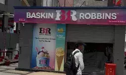 बास्किन- रॉबिंस की आइसक्रीम में कीड़ा- शिकायत पर आउटलेट पर छापा बास्किन- रॉबिंस की आइसक्रीम में कीड़ा- शिकायत पर आउटलेट पर छापा