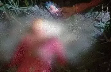 बच्चों के बचाने के लिये आई मां- जबड़े में दबाकर ले गया तेंदुआ- मार डाला बच्चों के बचाने के लिये आई मां- जबड़े में दबाकर ले गया तेंदुआ- मार डाला