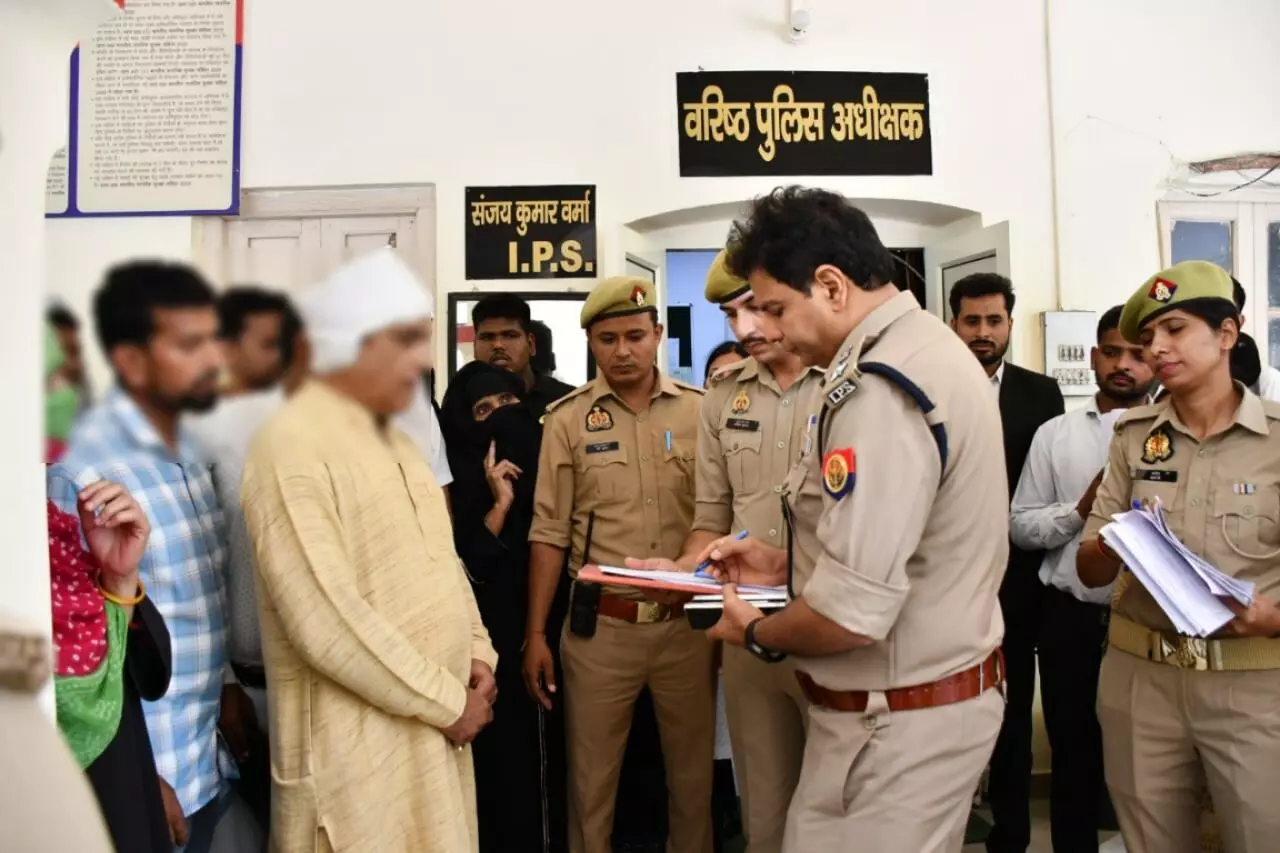 कप्तान ने सुनी जनसमस्याएं- शिकायतों को लिया गंभीरतापूर्वक- तत्काल मौके