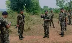 5 लाख का इनामी मुठभेड़ में ढेर 10 लाख का इनामी किया अरेस्ट