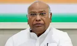 खरगे ने बोला हमला- मोदी ने पिछली 11 साल में कर दी देश की दुर्दशा खरगे ने बोला हमला- मोदी ने पिछली 11 साल में कर दी देश की दुर्दशा