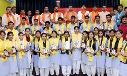 होली चाइल्ड स्कूल मे मेधावी प्रतिभा सम्मान समारोह- विद्यार्थी सम्मानित होली चाइल्ड स्कूल मे मेधावी प्रतिभा सम्मान समारोह- विद्यार्थी सम्मानित