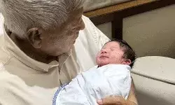 लालू परिवार से बेदखल तेज प्रताप को मिला- बड़े पापा बनने का सौभाग्य