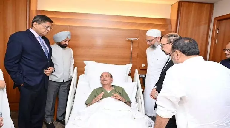 डेलिगेशन में गए गुलाम नबी की बिगड़ी तबीयत- अस्पताल में भर्ती डेलिगेशन में गए गुलाम नबी की बिगड़ी तबीयत- अस्पताल में भर्ती