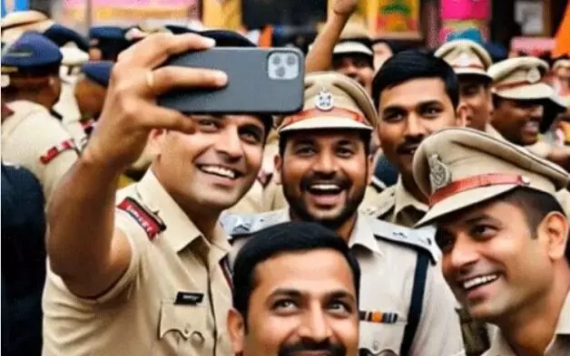 पुलिस कमिश्नर की वार्निंग- वर्दी पहनकर वीडियो या REEL नहीं बनाए पुलिसकर्मी पुलिस कमिश्नर की वार्निंग- वर्दी पहनकर वीडियो या REEL नहीं बनाए पुलिसकर्मी